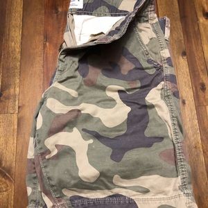 American Eagle camo shorts